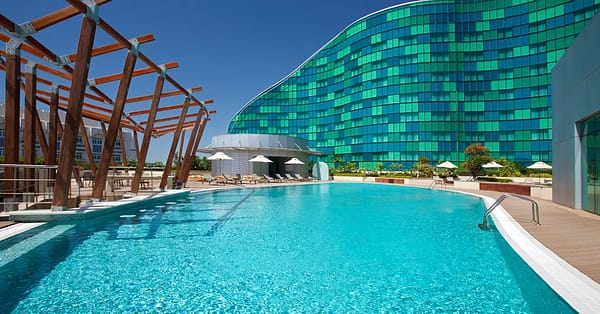 5* Pool Access Abu Dhabi