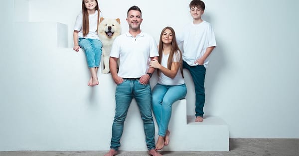 Family Photoshoot With Framed Image At Stu Studios Dubai Dubai