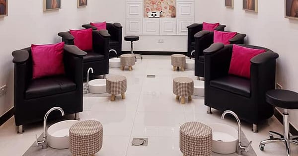 Get Your Glam On With Luxe Mani-Pedi Dubai